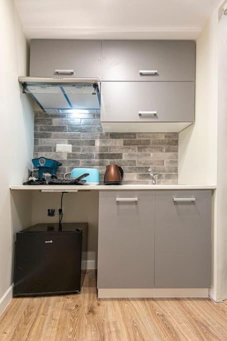 Smart Apartments Атина Екстериор снимка