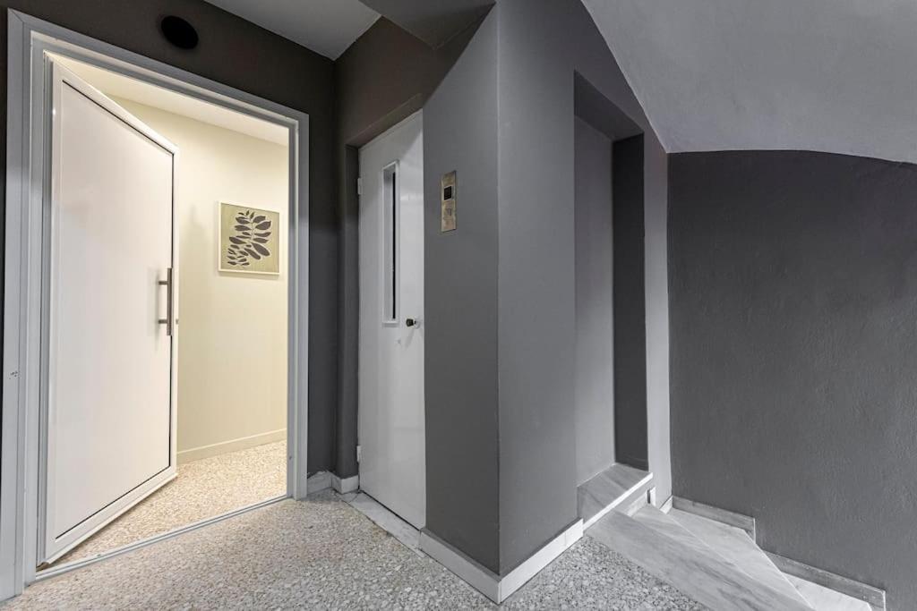 Smart Apartments Атина Екстериор снимка